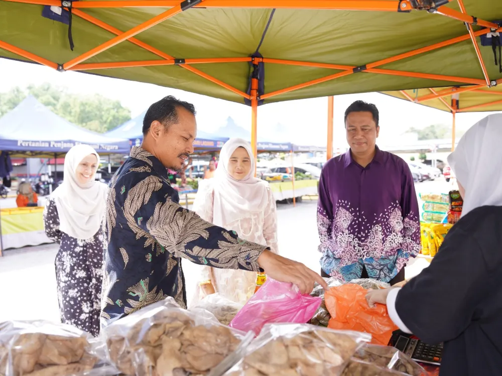 JUALAN AGRO MADANI (FAMA)