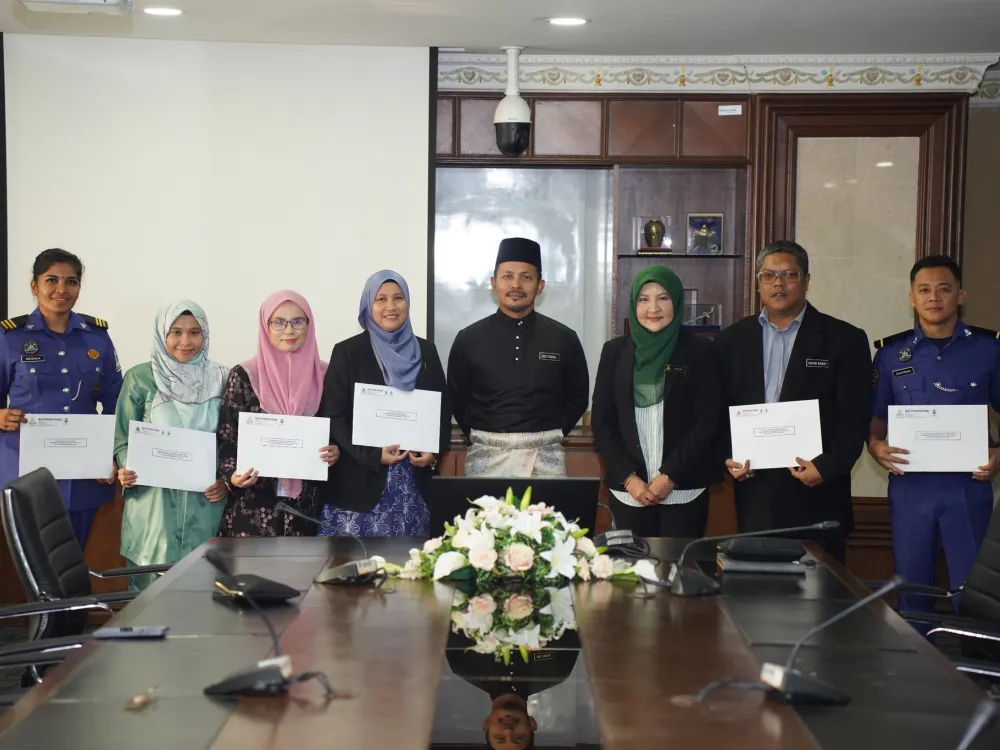 MAJLIS PENYAMPAIAN SURAT KENAIKAN PANGKAT