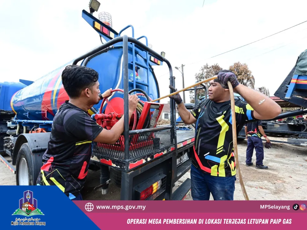 OPERASI MEGA PEMBERSIHAN DI LOKASI TERJEJAS LETUPAN PAIP GAS (HARI PERTAMA)