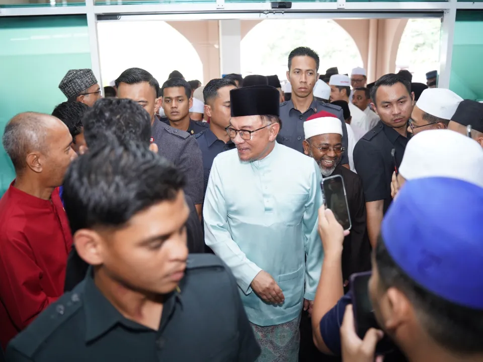 LAWATAN YAB PERDANA MENTERI KE SELAYANG