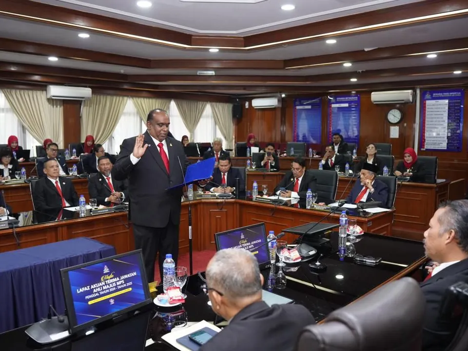 MAJLIS LAFAZ AKUAN TERIMA JAWATAN AHLI MAJLIS MPS