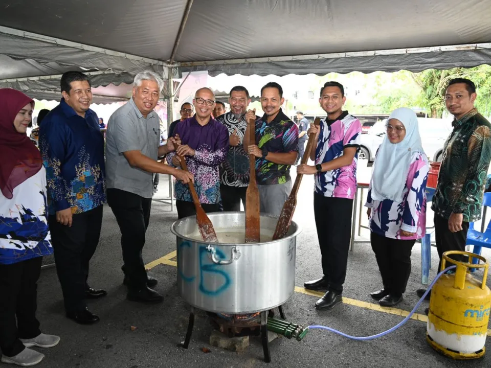 PROGRAM MEMASAK BUBUR LAMBUK