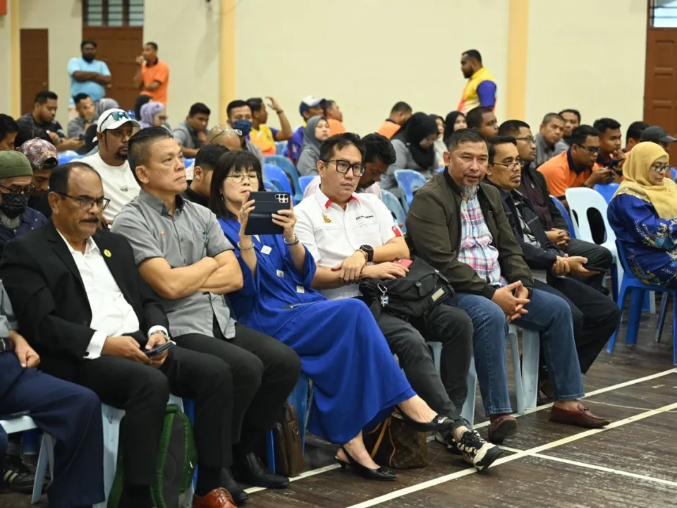 LANJUTAN MAJLIS MENANDATANGANI SURAT SETUJU TERIMA (SST)