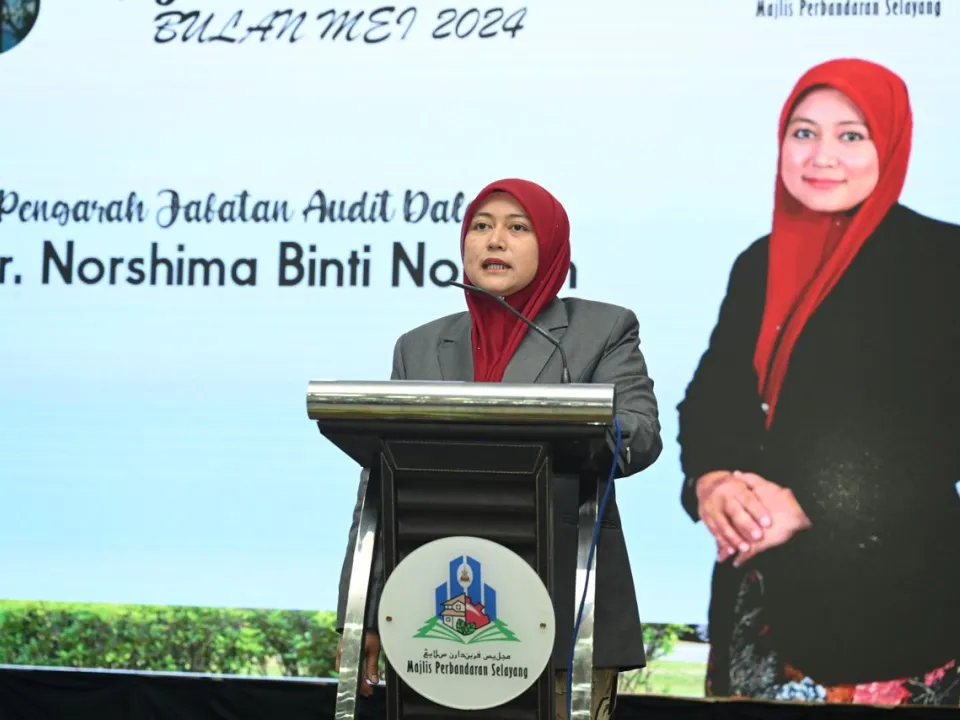 PERHIMPUNAN BULAN MEI