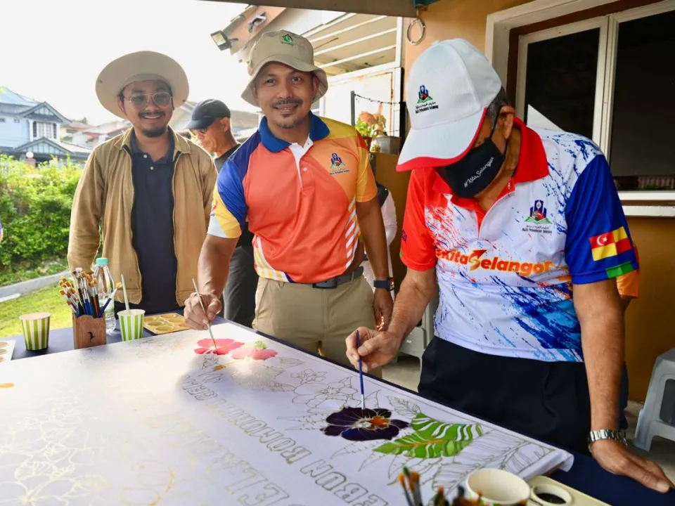 PENYAMPAIAN HADIAH KEBUN KOMUNITI 2024